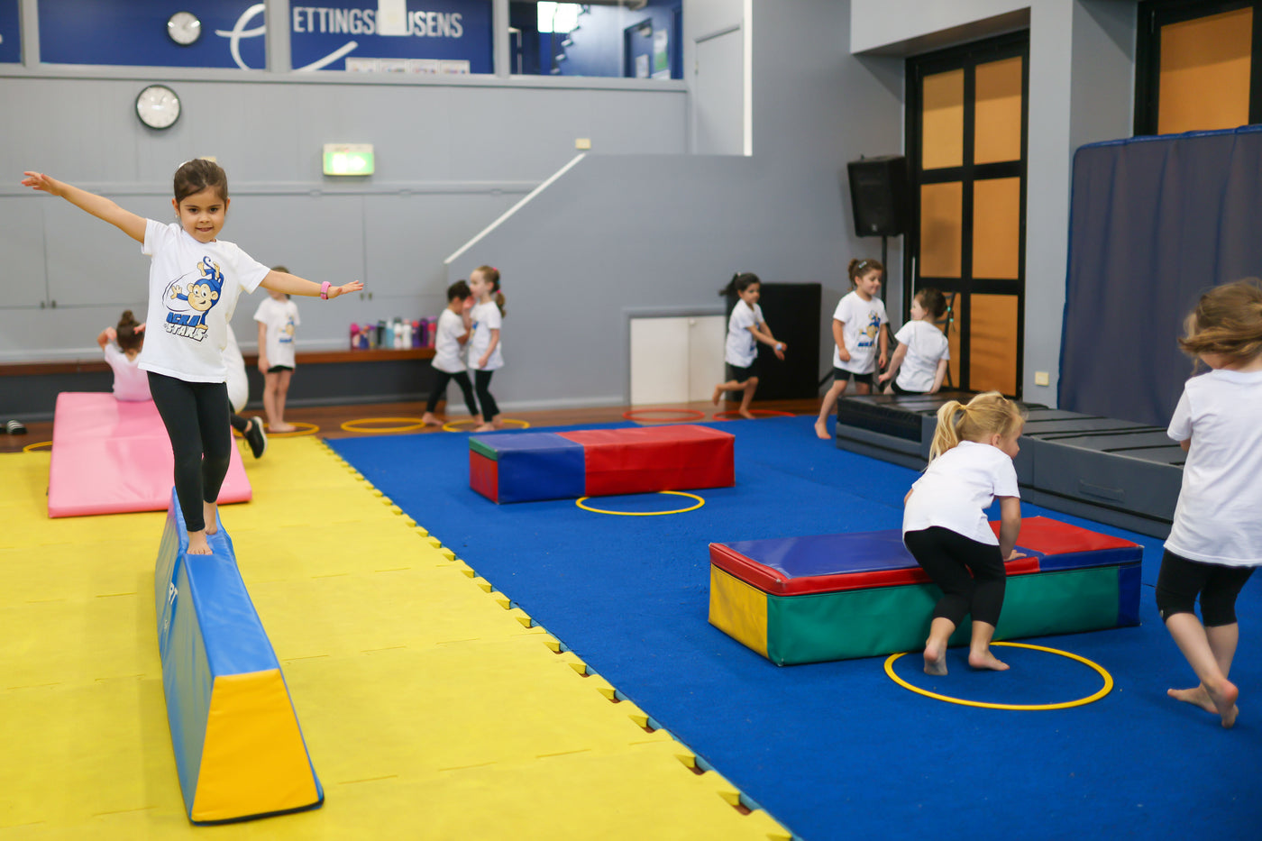 Acro stars acrobatic classes for preschoolers Ettingshausens Sutherland Shire Kirrawee 